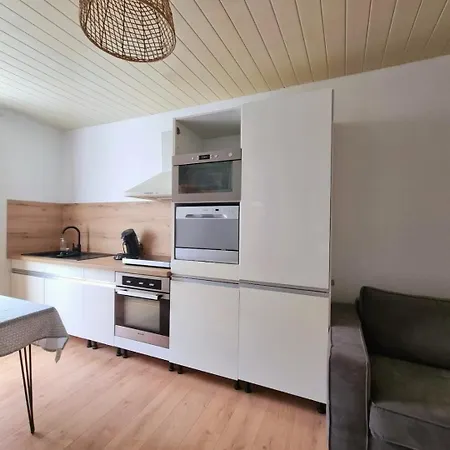 L'hirondelle Apartment *
